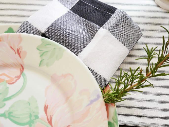 A Sentimental Spring Table Setting {Details Blog}