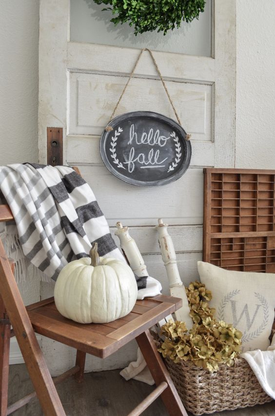 Simple Fall Wreaths to Ease Into the Season {Details Blog}