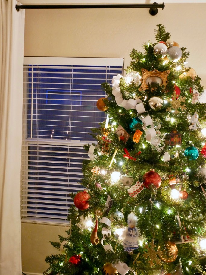 Happy New Year! + Our Christmas House {Details Blog}