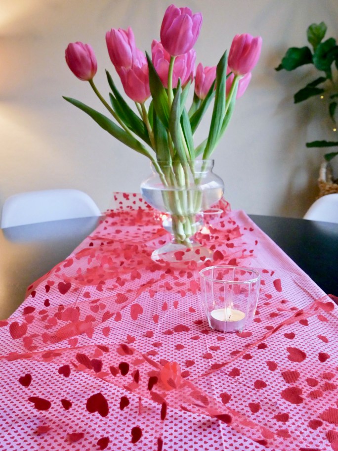DIY Valentine's Day Table Runner {Details Blog}