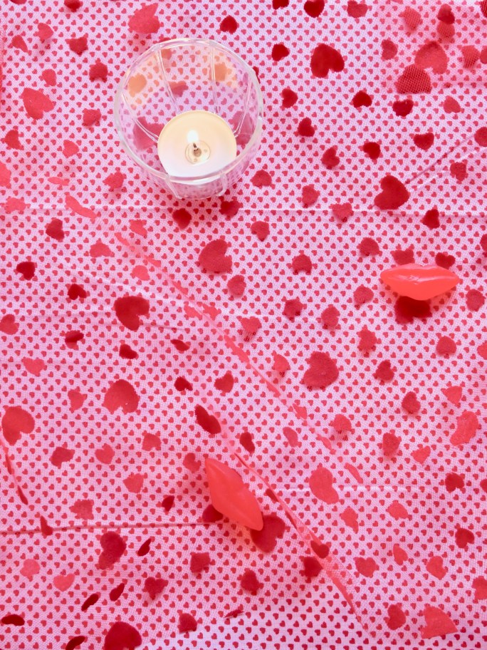 DIY Valentine's Day Table Runner {Details Blog}